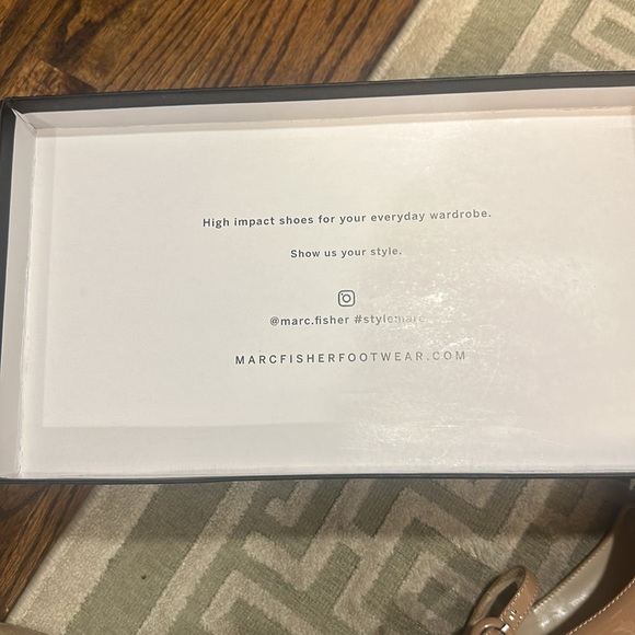 NWT Tan patent Marc Fisher Mary Jane block heel Size 7 - Picture 7 of 8